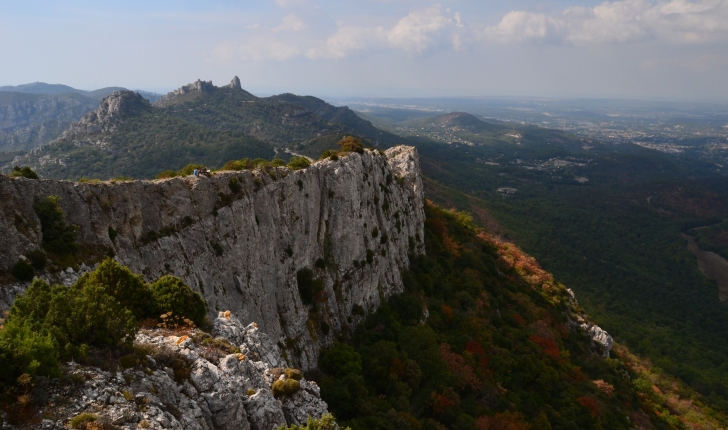 Falaise du Bau trauqua (Crédits : Jules Cavelier)