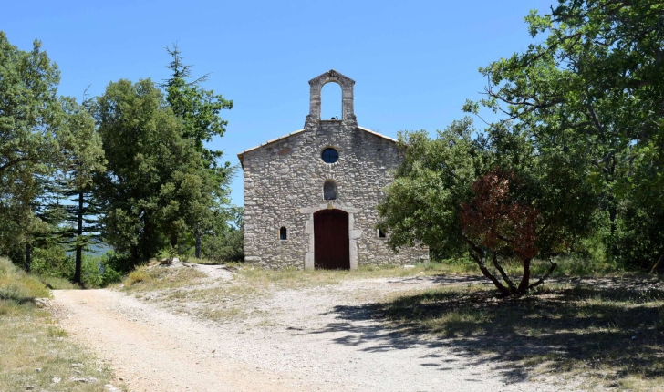 Balade des ocres de Gargas - La chapelle Sainte Radegonde (Crédits : Léa Charbonnier)