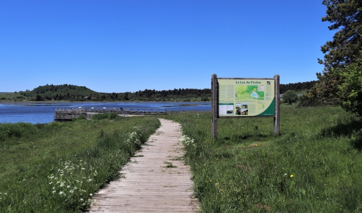 Début sentier lac du Pêcher (Crédit : Laura Azzolina_NS)