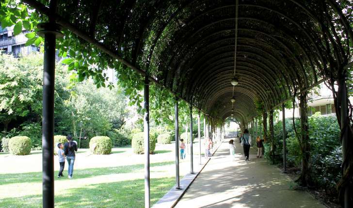 Passage dans le jardin Georges Duhamel (Crédits : Léa Charbonnier)