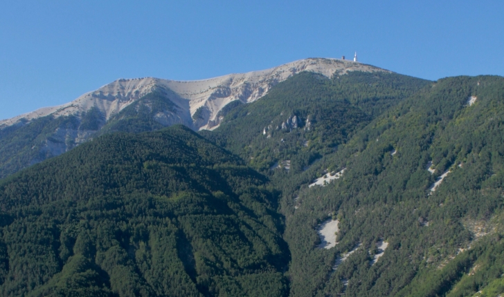 Vue sur le Mont-Ventoux (Crédits : Horizons Toulourenc)
