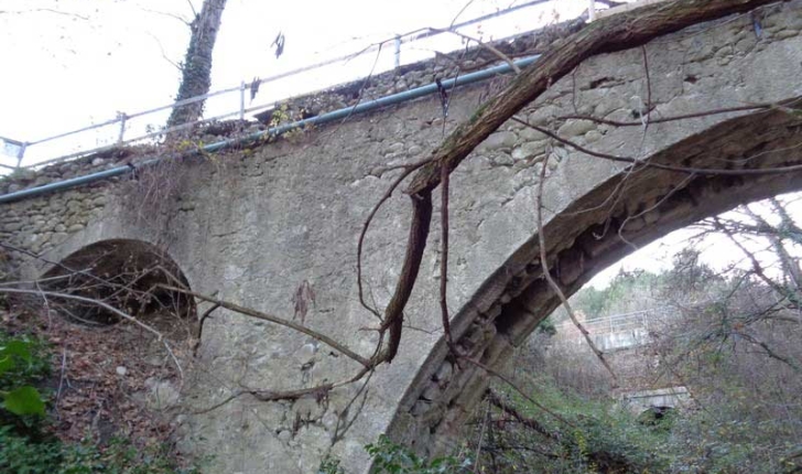 Canal-de-château-aqueduc-crédit-credit-Corraro-Luigi