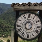 L'horloge de Saint-Léger du Ventoux (crédits Jori Avlis)