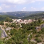 Le village médiéval d'Oppédette garde l'entrée des gorges (Crédits: Elian Gossiome)